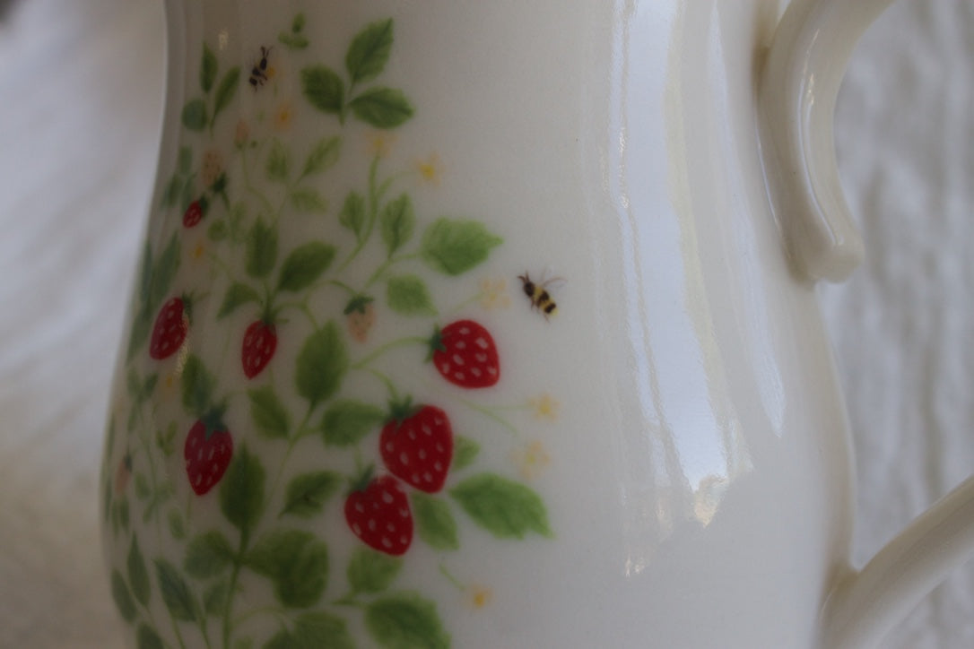 No. 04 Strawberry Garden Mug 250ml